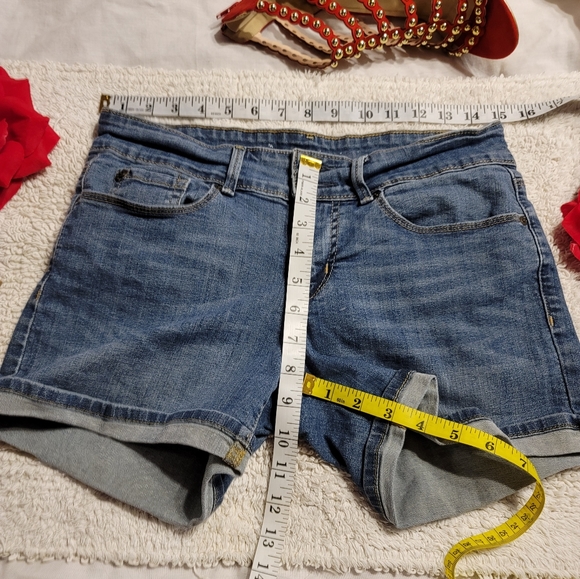 LEVIS DENIZEN Size 6 Denim Stretch Cut off fold cuff Shorts - Picture 9 of 9